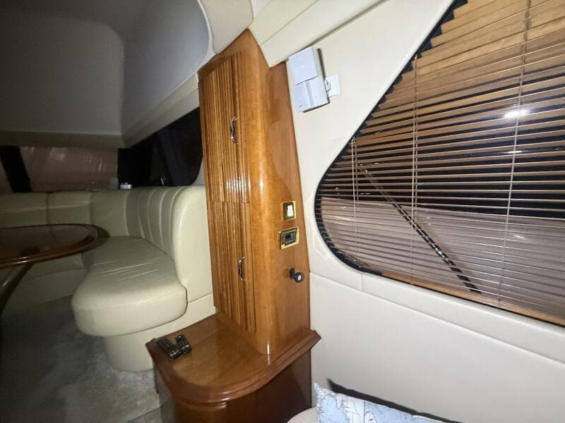 2004 Carver 460 voyager