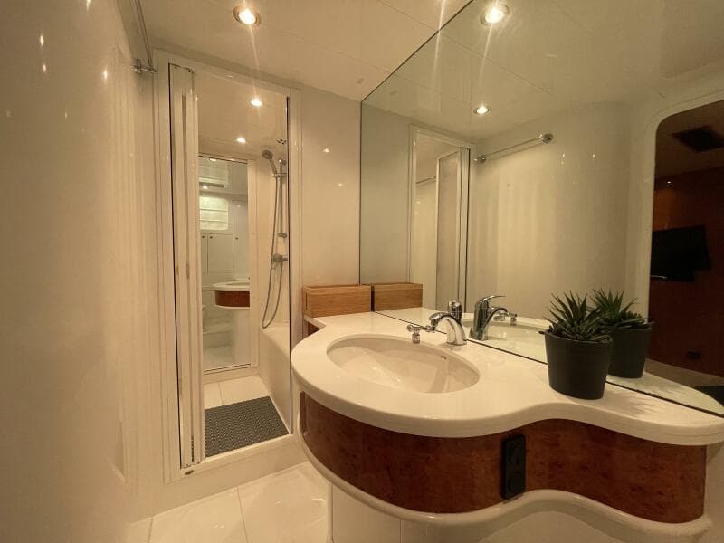 Port Master Head - inboard