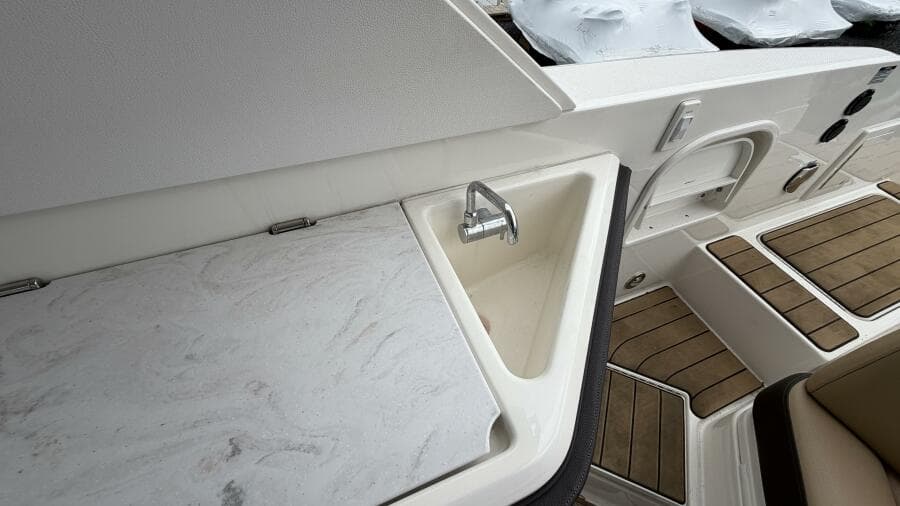 2023 Sea Ray SLX 310 OB