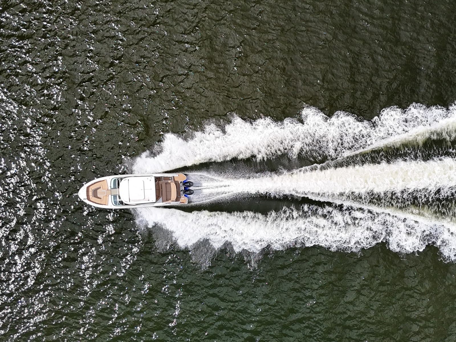 2023 Sea Ray SLX 310 OB - Photo 25