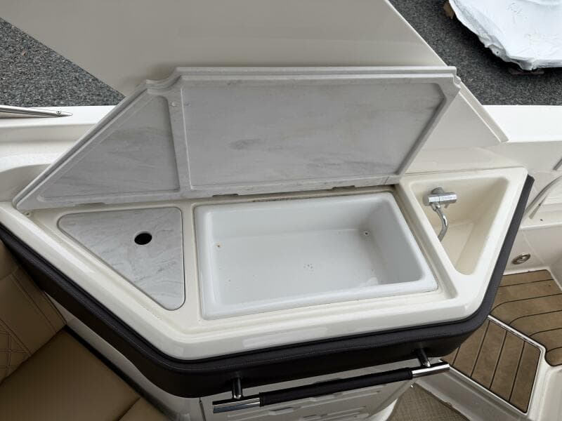 2023 Sea Ray SLX 310 OB