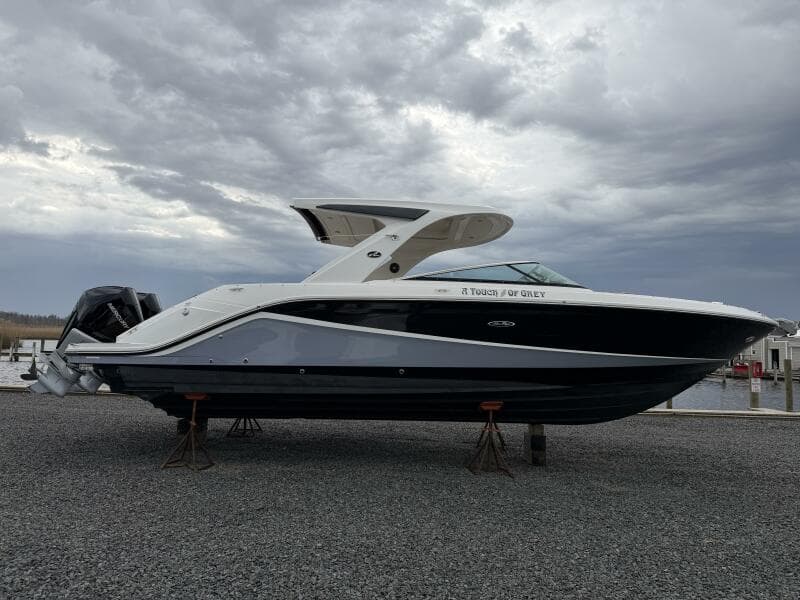 2023 Sea Ray SLX 310 OB