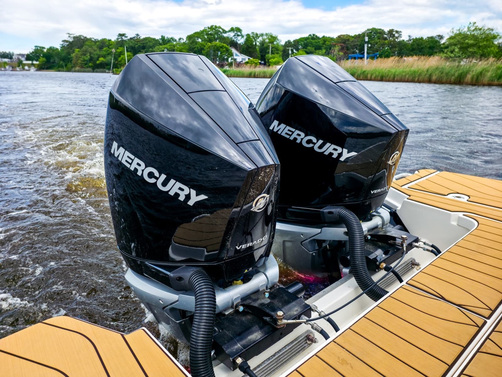 2023 Sea Ray SLX 310 OB - Photo 33