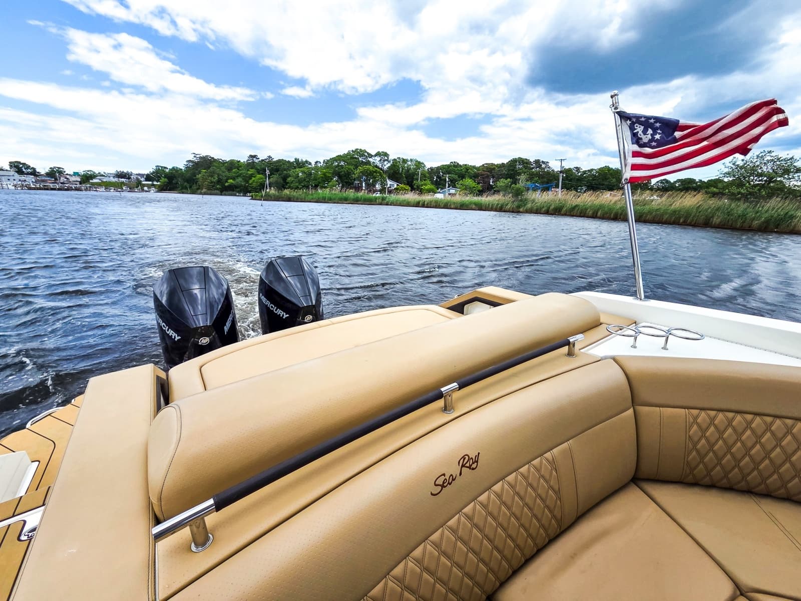 2023 Sea Ray SLX 310 OB - Photo 39