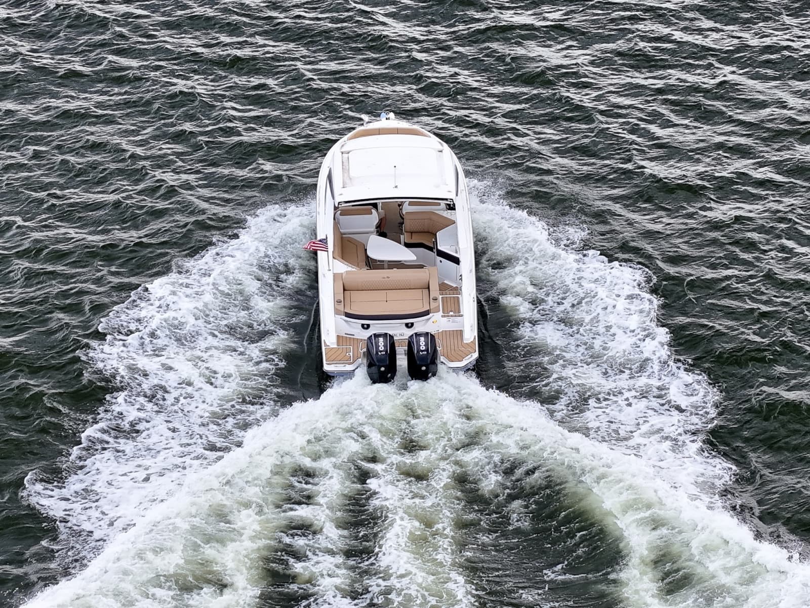 2023 Sea Ray SLX 310 OB - Photo 17