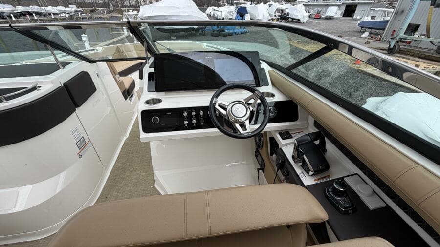 2023 Sea Ray SLX 310 OB