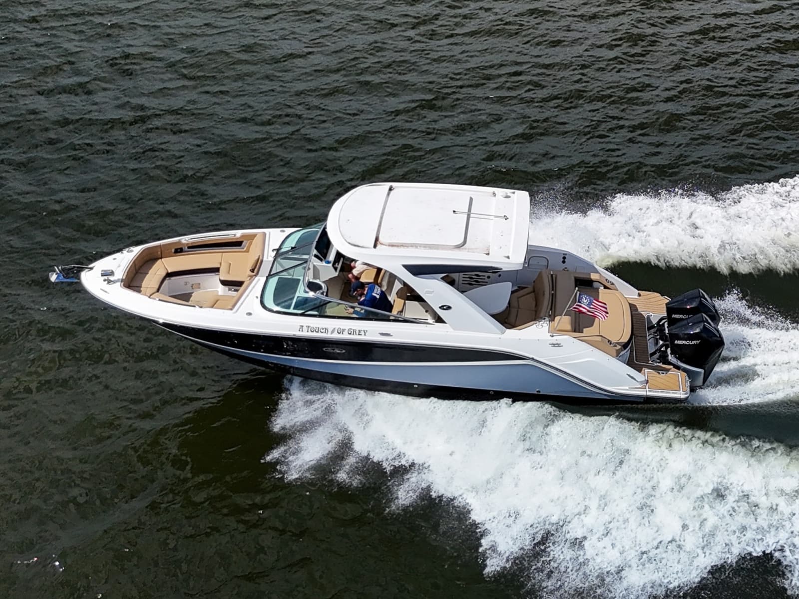 2023 Sea Ray SLX 310 OB - Photo 19