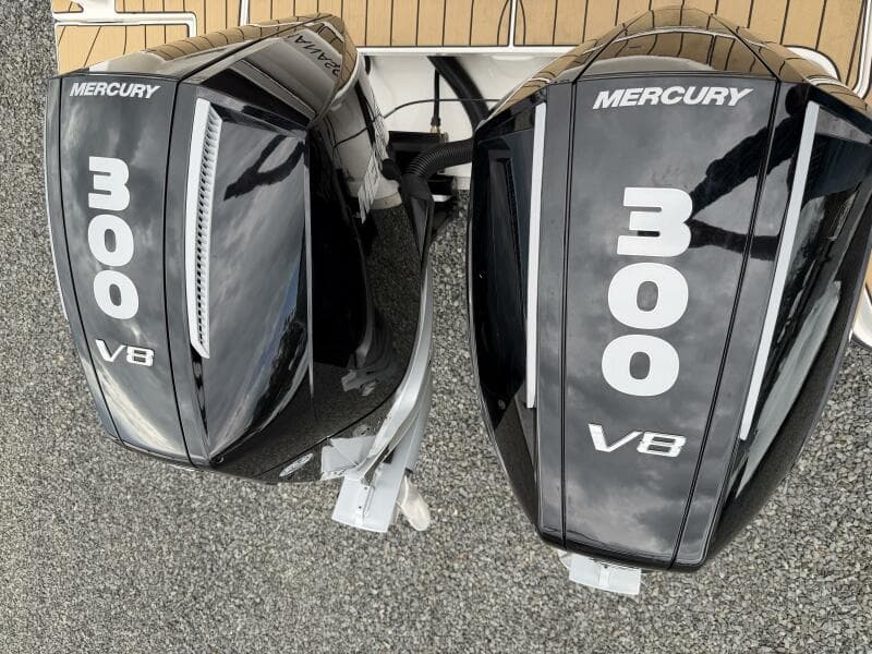 2023 Sea Ray SLX 310 OB