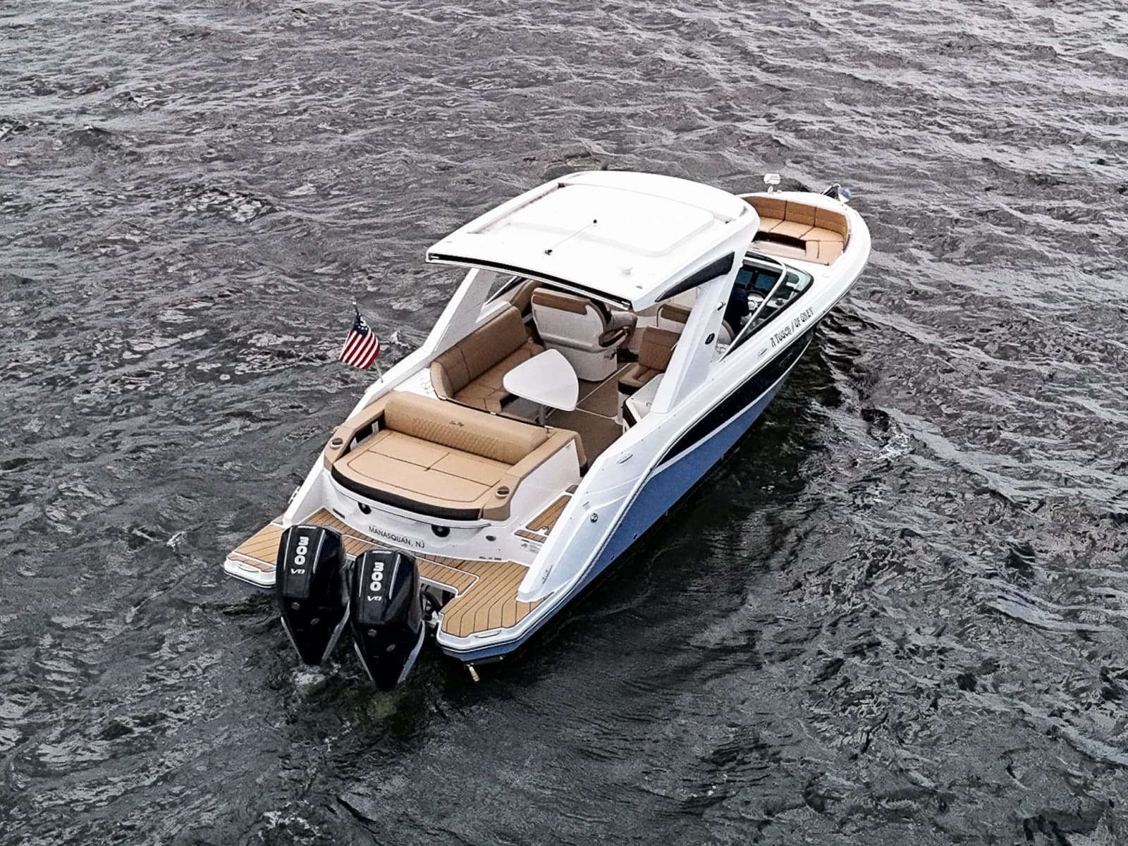 2023 Sea Ray SLX 310 OB - Photo 11