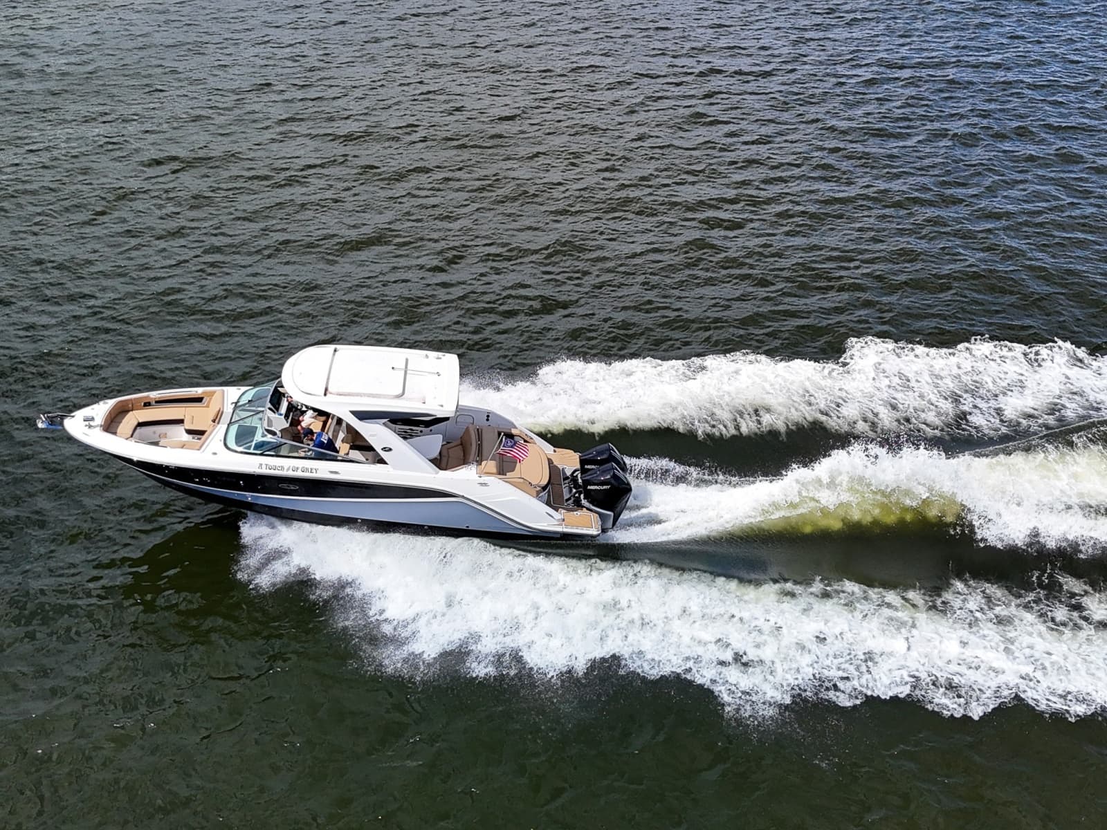 2023 Sea Ray SLX 310 OB - Photo 15