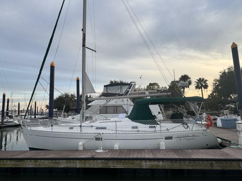 1999 Beneteau 381
