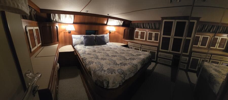 1989 Hi-Star 48 Sundeck