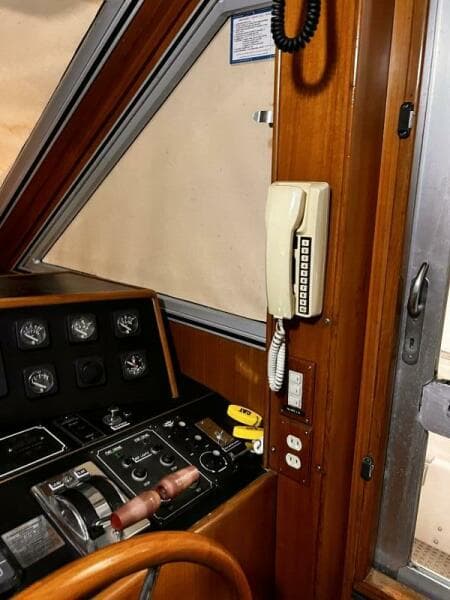 1989 Hi-Star 48 Sundeck