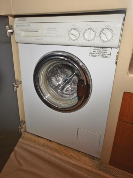 Sea Ray 48 LIFE IS GOOD TODAY - Washer/Dryer Combo