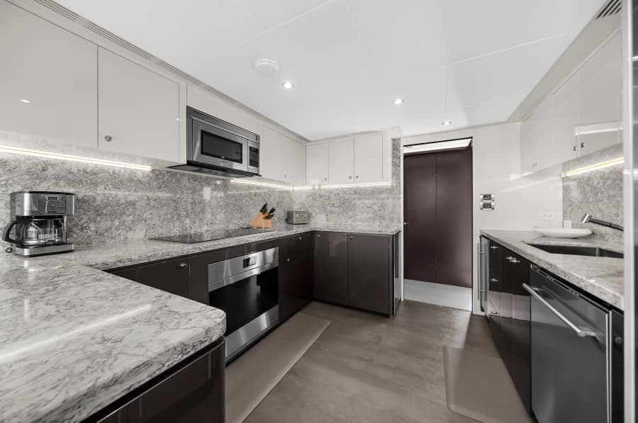 2024 Ocean Alexander 32 L