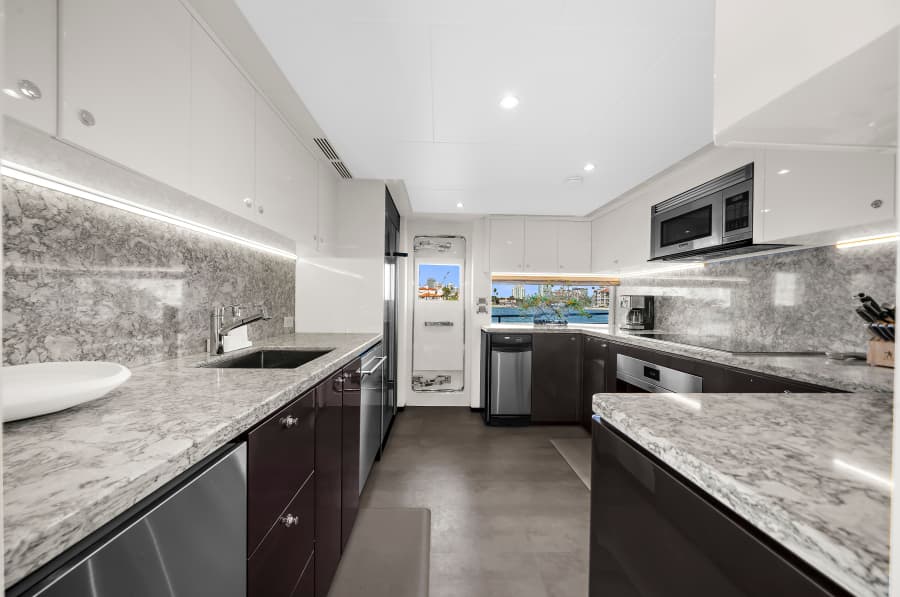 2024 Ocean Alexander 32 L