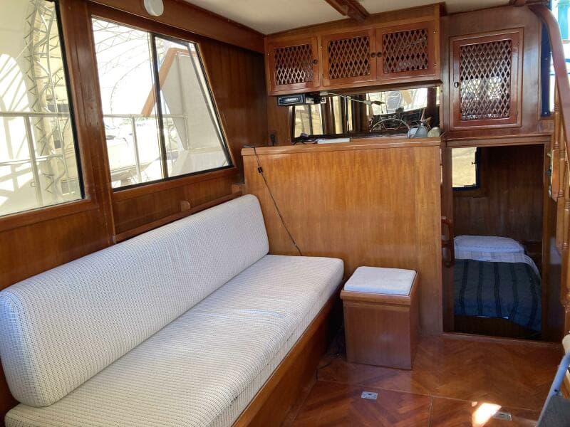 1986 Heritage East Sundeck 36