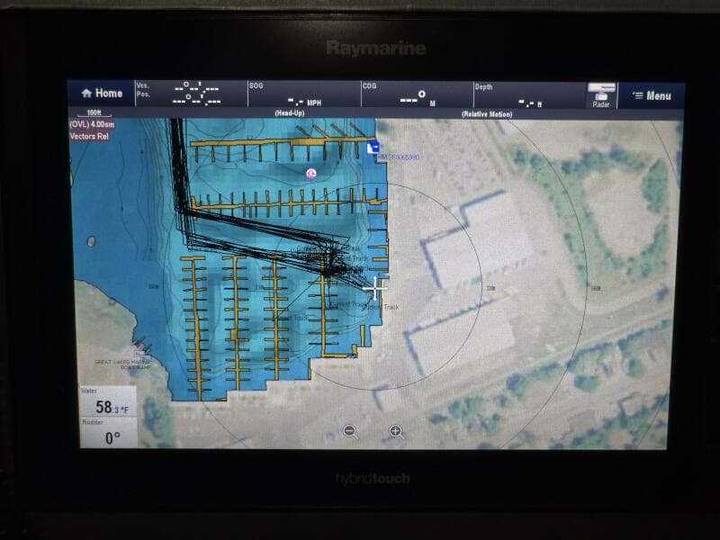 2008 Cruisers Yachts 