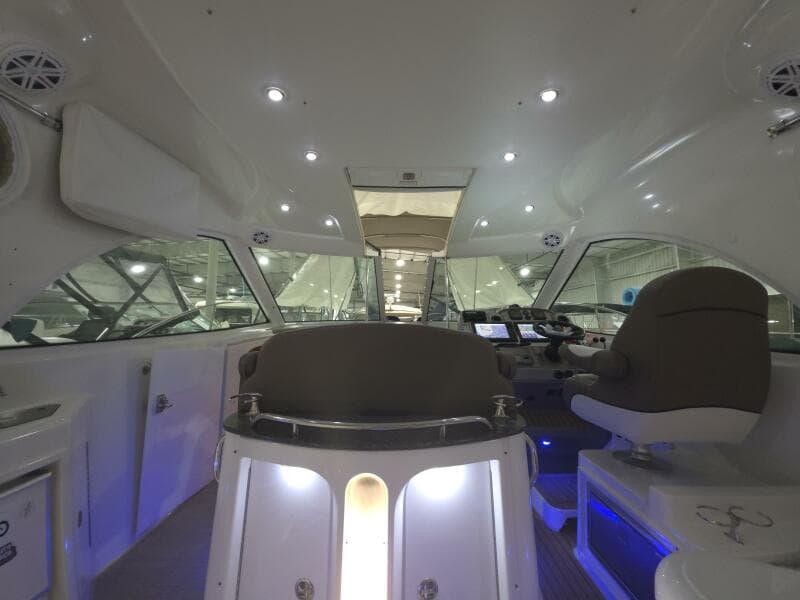 2008 Cruisers Yachts 