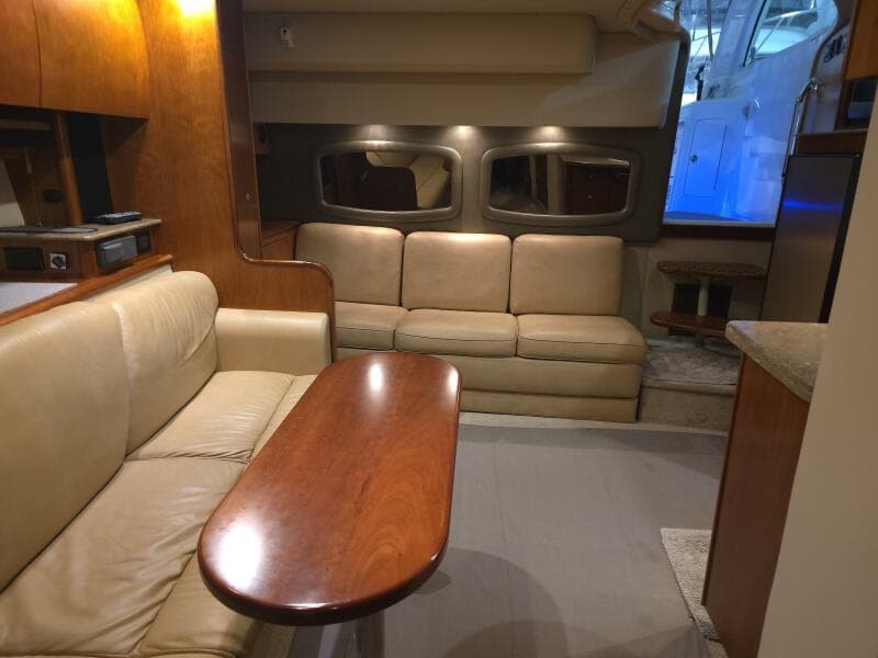 2008 Cruisers Yachts 