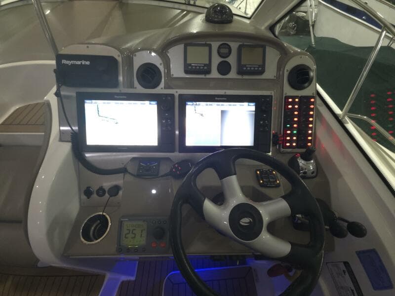 2008 Cruisers Yachts 