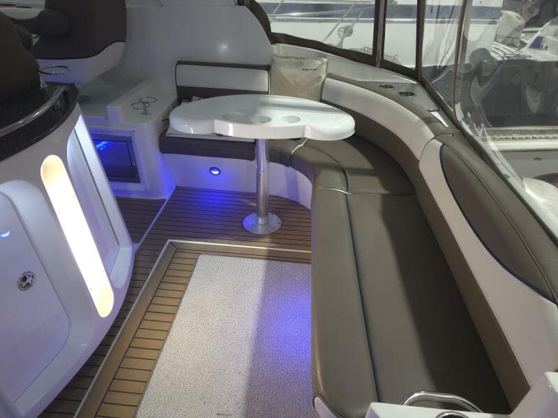 2008 Cruisers Yachts 