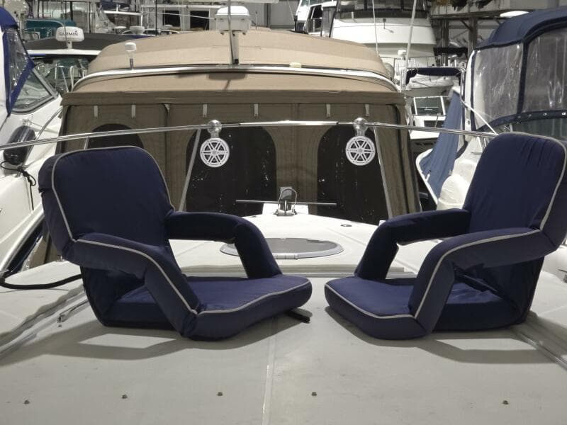 2008 Cruisers Yachts 