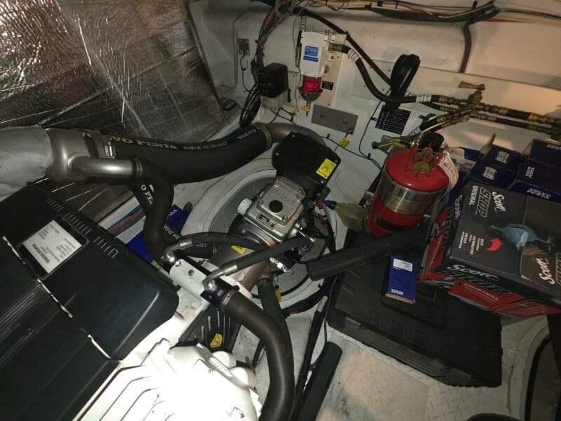 2008 Cruisers Yachts 