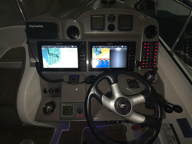 2008 Cruisers Yachts 