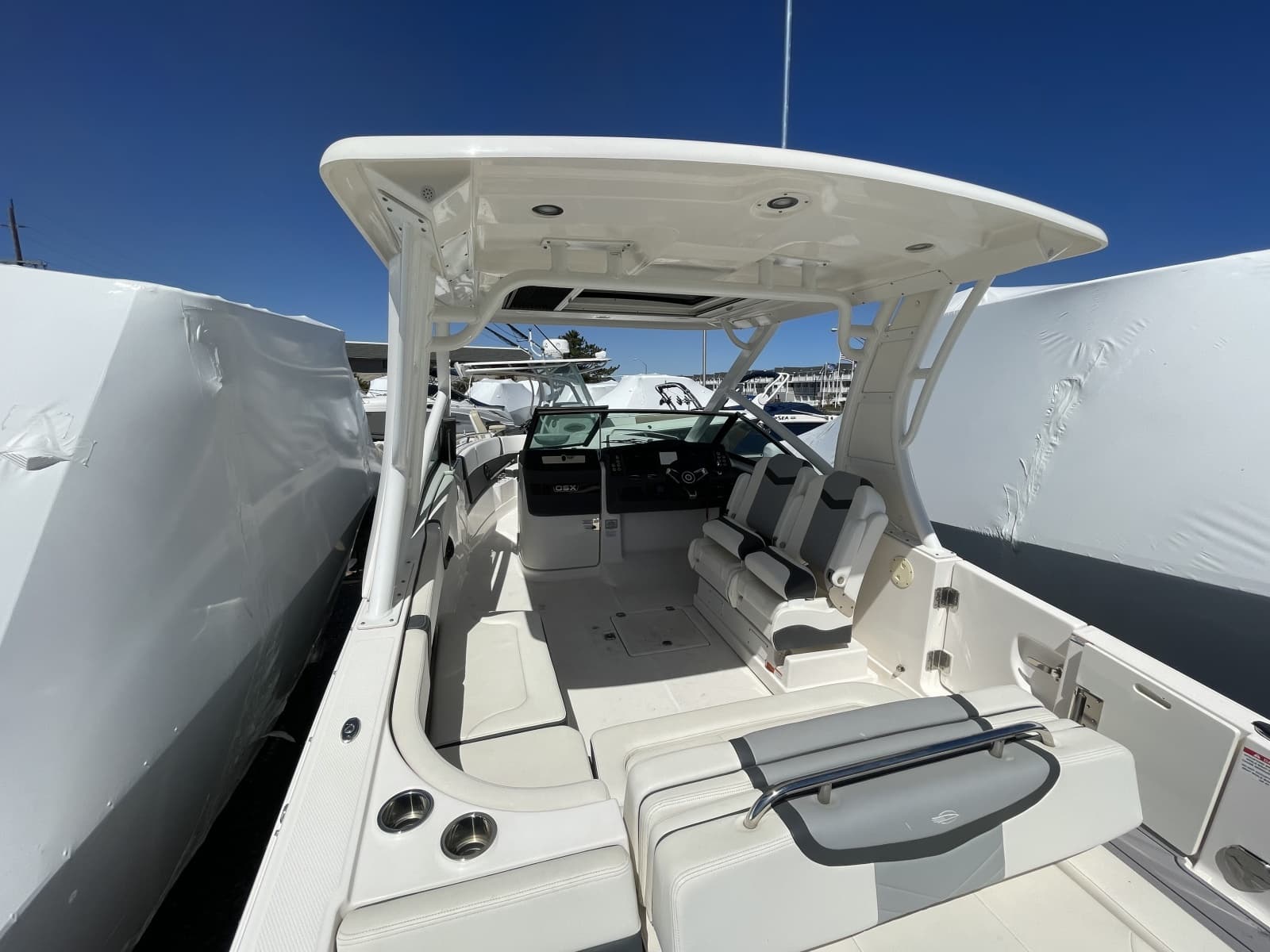 2023 Chaparral 280 OSX