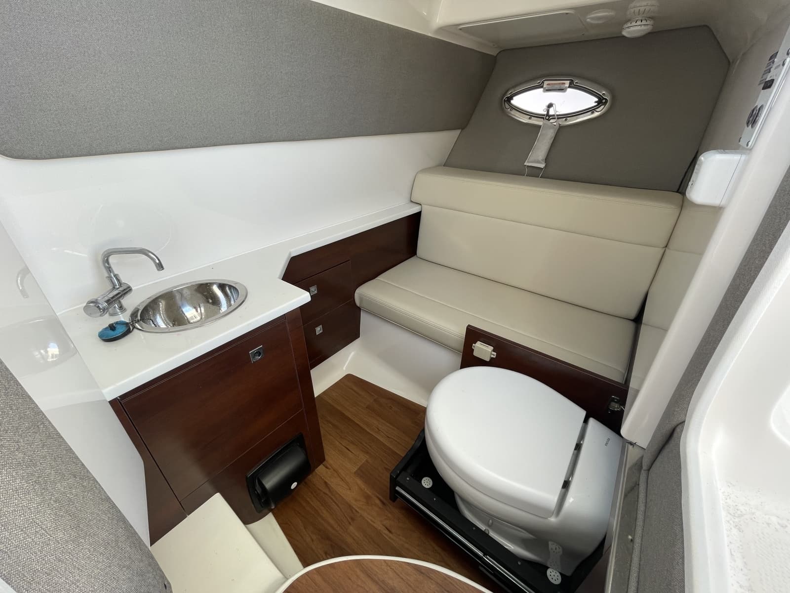 2023 Chaparral 280 OSX