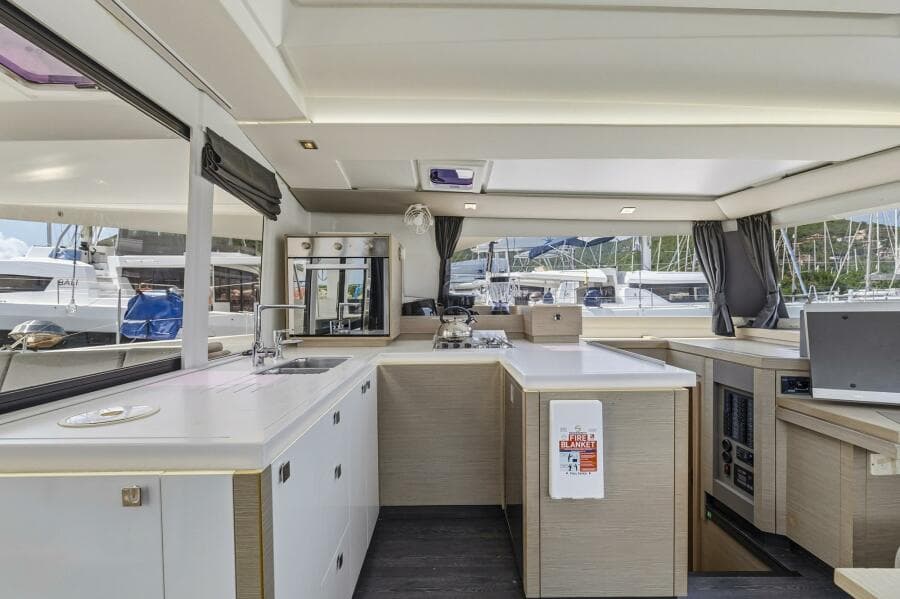 2020 Fountaine Pajot Astrea 42