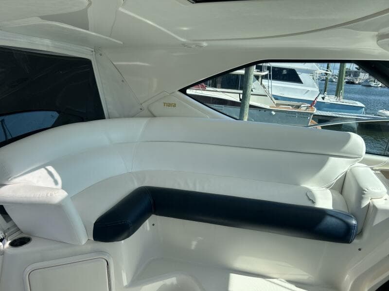 2008 Tiara Yachts 3500 Sovran