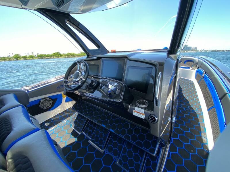 MTI 42 - Tobito I - Helm