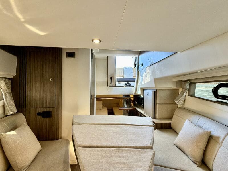 Sea Ray 32 - Salon