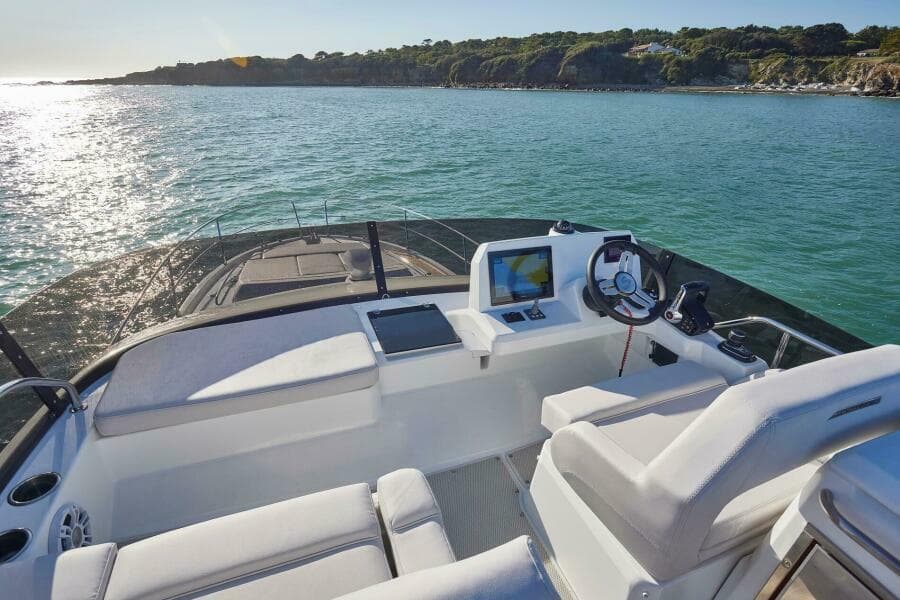 2027 Beneteau Antares 12 Fly