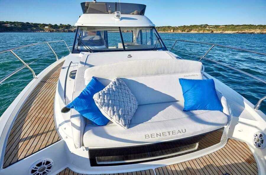 2027 Beneteau Antares 12 Fly