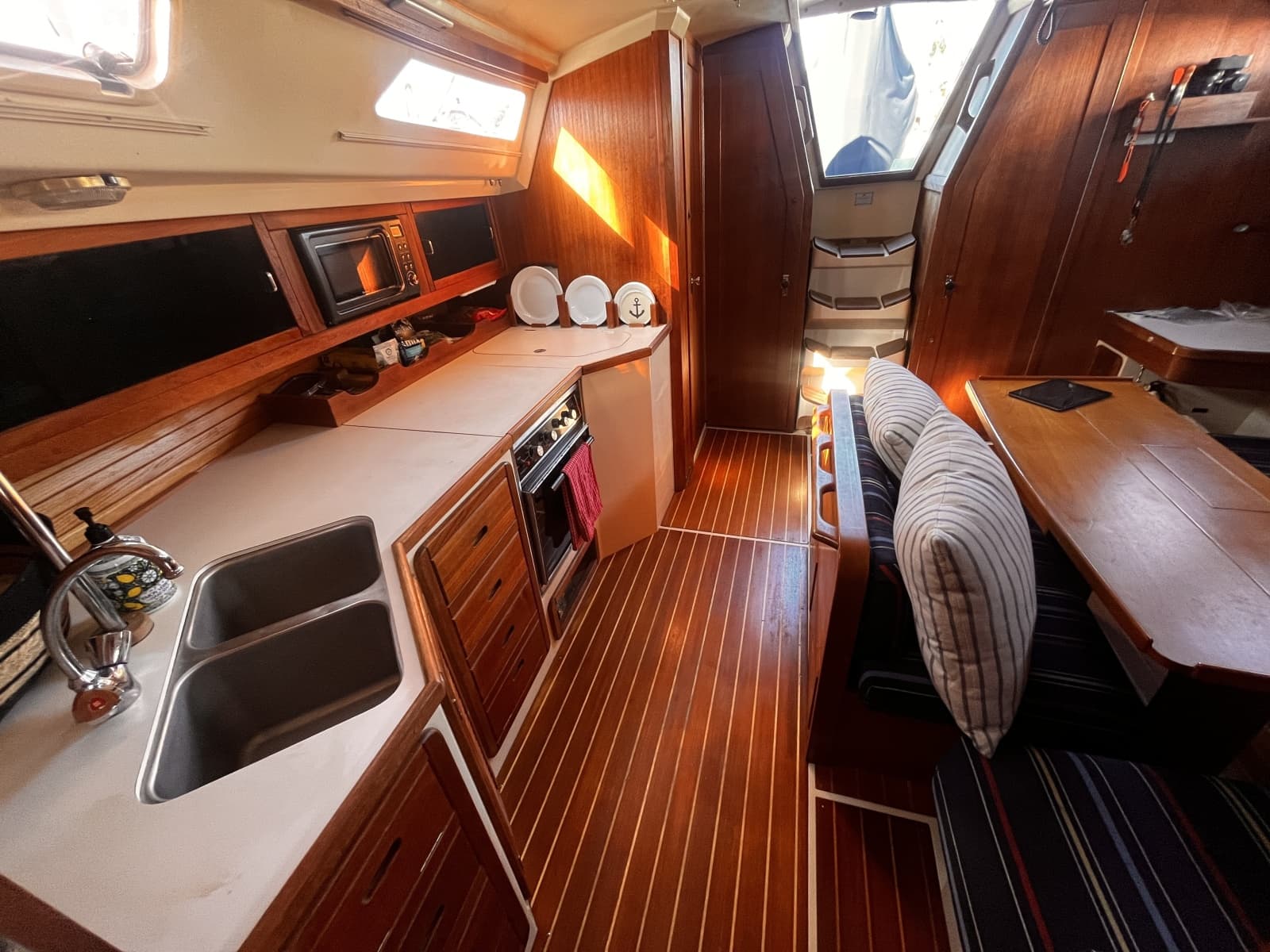 1990 Catalina 42 - Photo 9