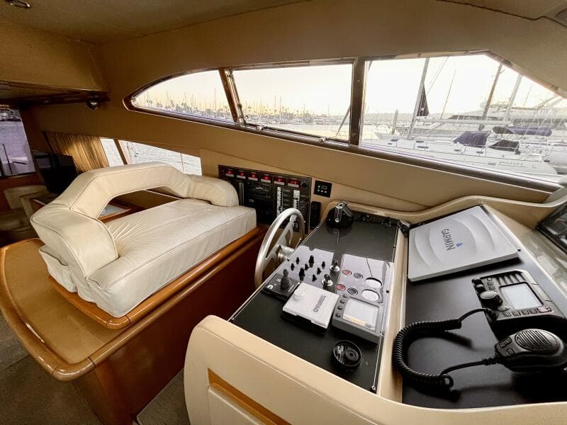 2004 Ferretti Yachts 530