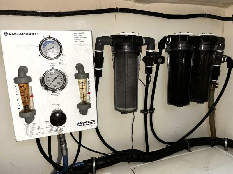 2004 Ferretti Yachts 530