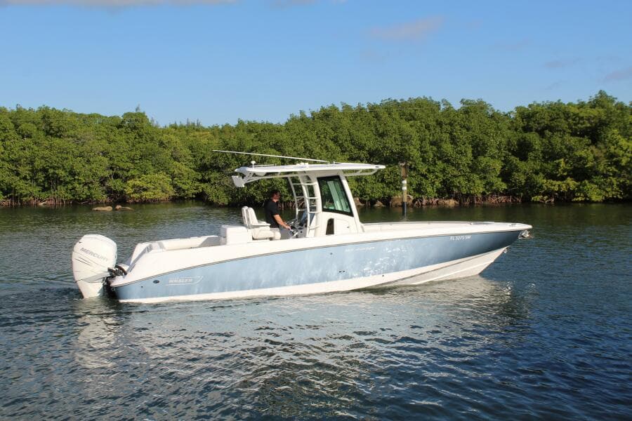 2015 Boston Whaler 320 Outrage