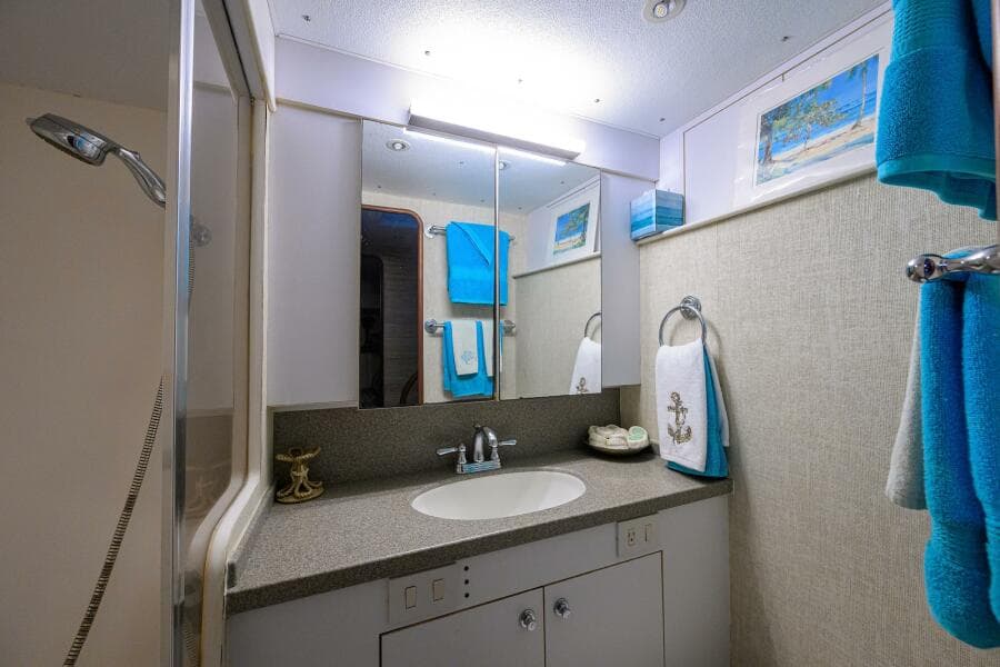 2001 Ocean Yachts 56 Super Sport