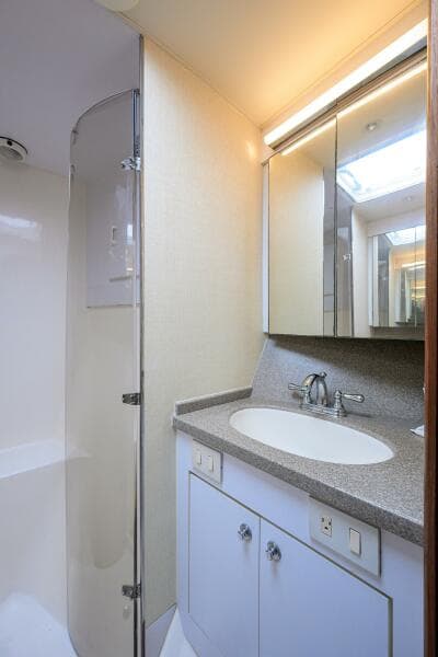 2001 Ocean Yachts 56 Super Sport