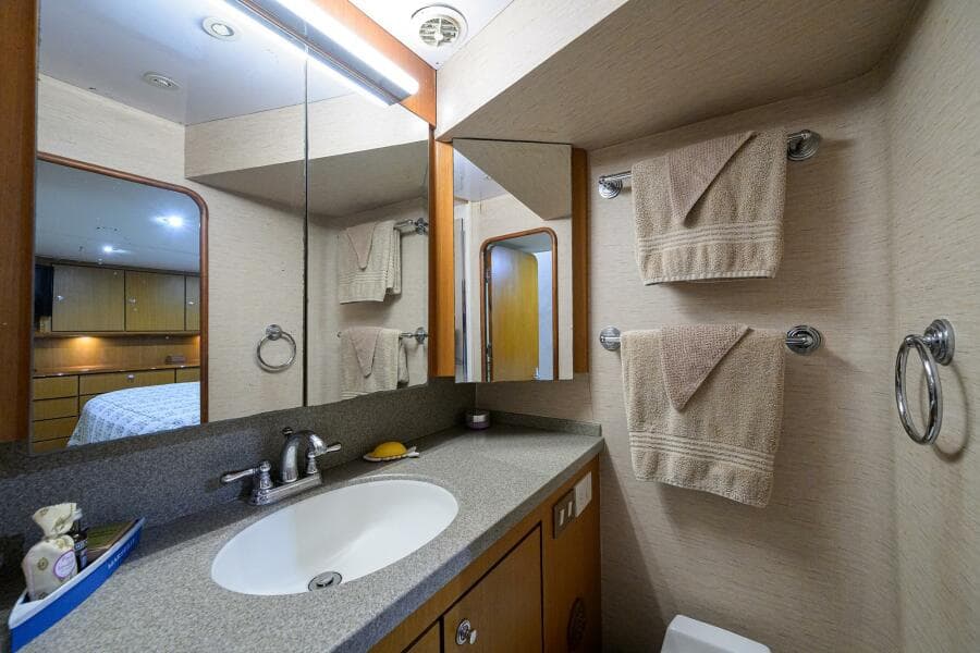 2001 Ocean Yachts 56 Super Sport