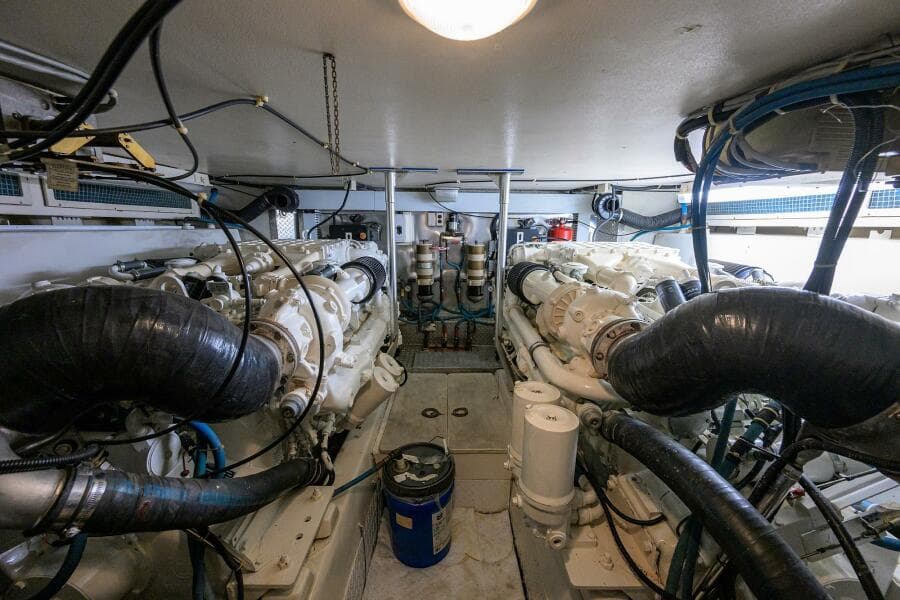 2001 Ocean Yachts 56 Super Sport