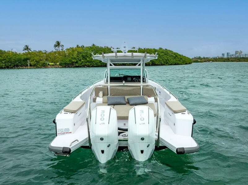 2024 Axopar 37 Sun Top