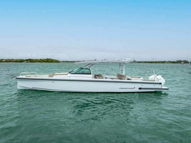 2024 Axopar 37 Sun Top