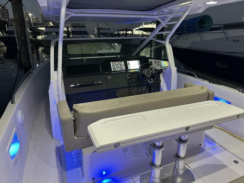 2024 Axopar 37 Sun Top