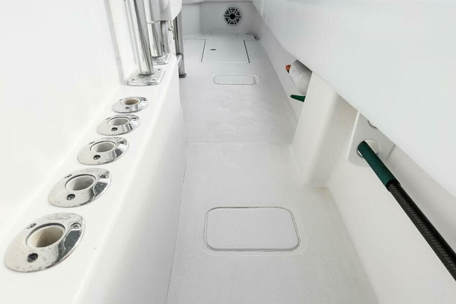 2007 Invincible 33 Open