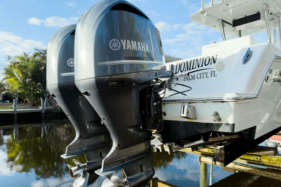 2007 Invincible 33 Open